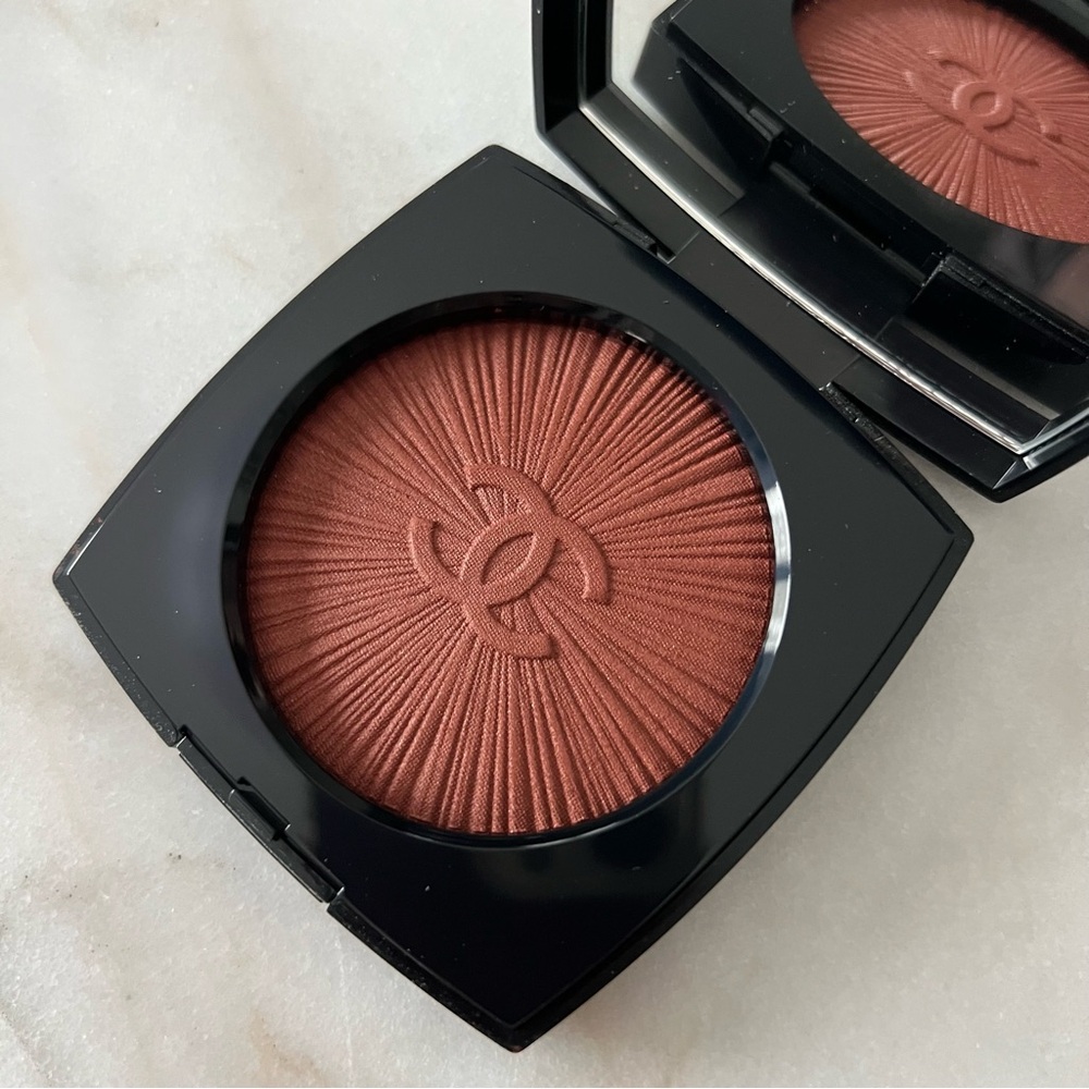 Chanel BLUSH LUMIÈRE Illuminating Blush Powder - Brun Roussi